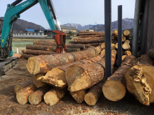 山に廃棄される、またはチップにされる原木丸太からも、立米何万にもなる材が取れます