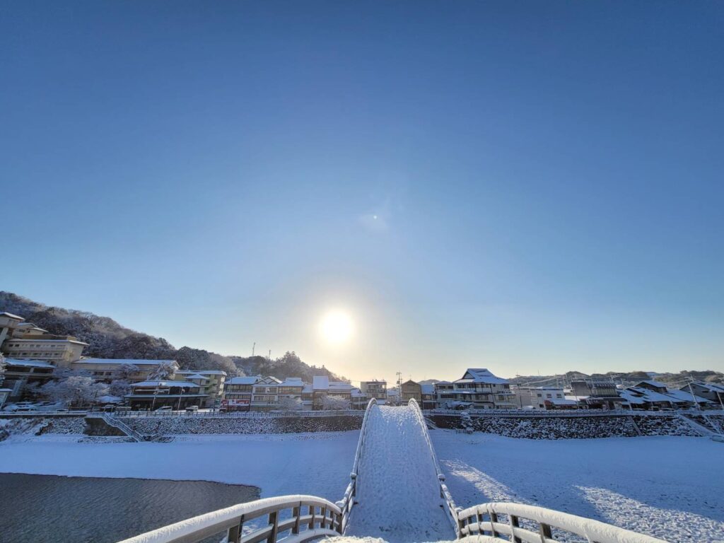錦帯橋の五連木造アーチ構造の写真
